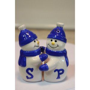 Salt & Pepper Shakers - Hugging Snowmen with Blue Caps